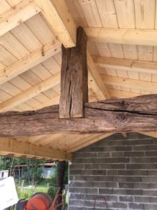 realisation charpente bois en vieux chene au pays basque 64